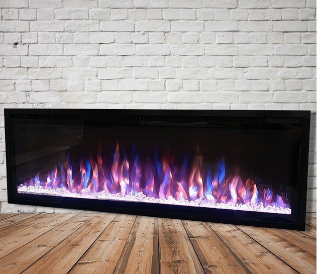 elektrokamin_ochag_saphir_42_linejnyj_kamin_s_cvetnym_plamenem_foto_interera_s_kaminom
